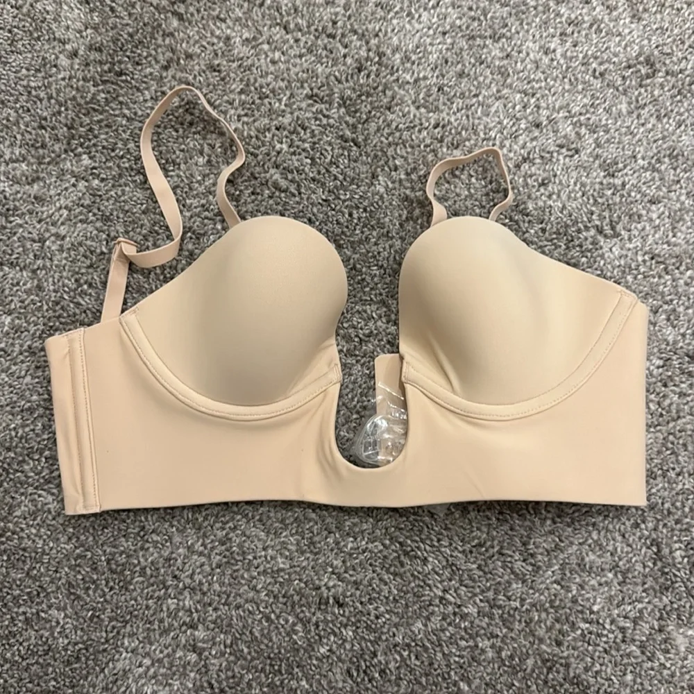 Skims deep plunge shape wear - Picture 3 of 4